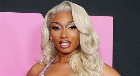 megan the stallion leaked|Megan Thee Stallion chokes up onstage after alleged X